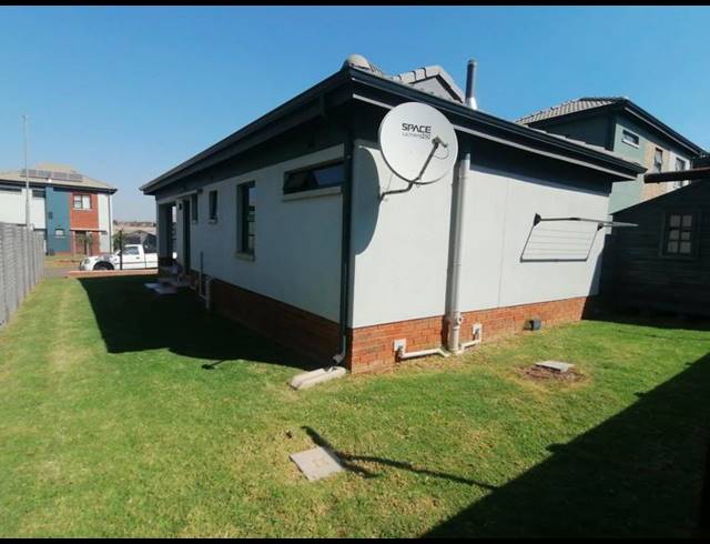 3 BEDROOM HOUSE FOR SALE IN LOTUS GARDENS